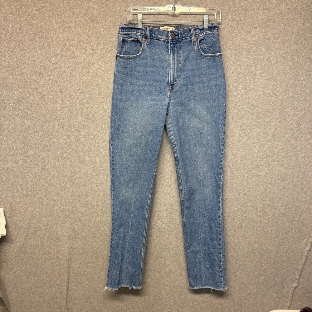 Abercrombie & Fitch The 90’s Straight Ultra High Rise Jeans Women’s 30 Raw Hem